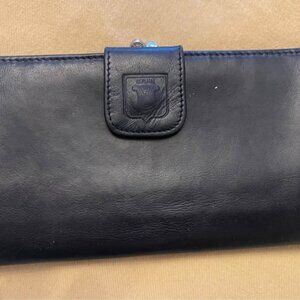 Vintage CÉLINE Wallet Women Black Bi-Fold Kiss Lock in Leather